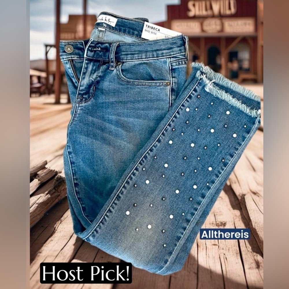 🎉NWT Nicole Miller pearl stud jeans